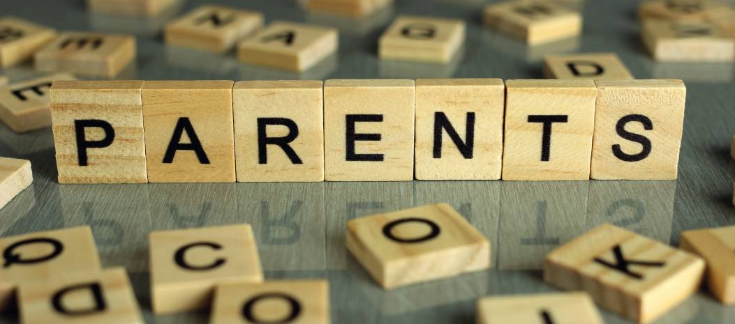 Lettres de scrabble : parents