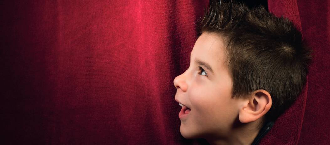 Enfant au théâtre